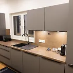 Penthouse Mit Grosser Terrasse Parkplatz Und Wlan In Exklusiver Lage Am Hellweg Apartman