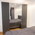 Penthouse Mit Grosser Terrasse Parkplatz Und Wlan In Exklusiver Lage Am Hellweg Apartman *