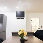 Penthouse Mit Grosser Terrasse Parkplatz Und Wlan In Exklusiver Lage Am Hellweg Apartman Bielefeld
