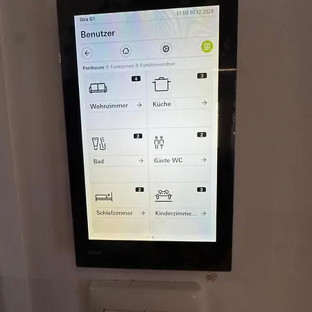 شقة Penthouse Mit Grosser Terrasse Parkplatz Und Wlan In Exklusiver Lage Am Hellweg بيليفيلد