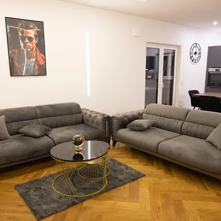 Penthouse Mit Grosser Terrasse Parkplatz Und Wlan In Exklusiver Lage Am Hellweg *