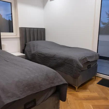 Apartman Penthouse Mit Grosser Terrasse Parkplatz Und Wlan In Exklusiver Lage Am Hellweg