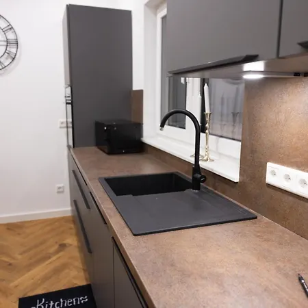 شقة Penthouse Mit Grosser Terrasse Parkplatz Und Wlan In Exklusiver Lage Am Hellweg بيليفيلد