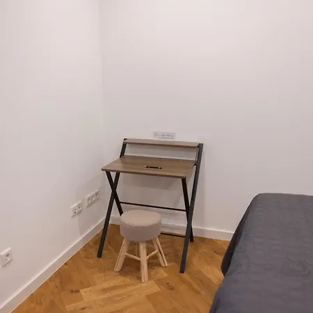 Penthouse Mit Grosser Terrasse Parkplatz Und Wlan In Exklusiver Lage Am Hellweg Bielefeld