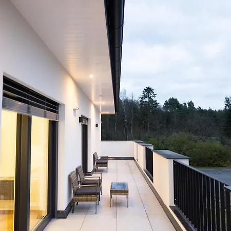 Penthouse Mit Grosser Terrasse Parkplatz Und Wlan In Exklusiver Lage Am Hellweg Apartman *