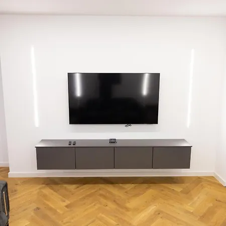 شقة Penthouse Mit Grosser Terrasse Parkplatz Und Wlan In Exklusiver Lage Am Hellweg بيليفيلد