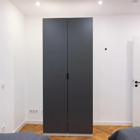 Penthouse Mit Grosser Terrasse Parkplatz Und Wlan In Exklusiver Lage Am Hellweg *