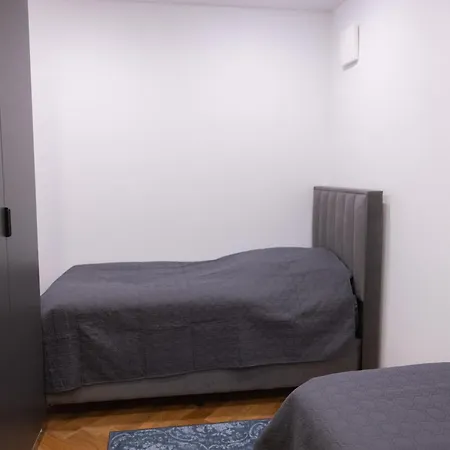 Penthouse Mit Grosser Terrasse Parkplatz Und Wlan In Exklusiver Lage Am Hellweg