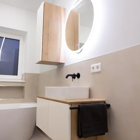 Penthouse Mit Grosser Terrasse Parkplatz Und Wlan In Exklusiver Lage Am Hellweg *