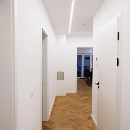 Penthouse Mit Grosser Terrasse Parkplatz Und Wlan In Exklusiver Lage Am Hellweg شقة