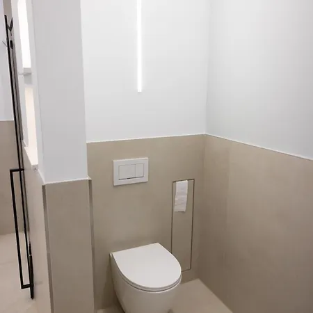 شقة Penthouse Mit Grosser Terrasse Parkplatz Und Wlan In Exklusiver Lage Am Hellweg