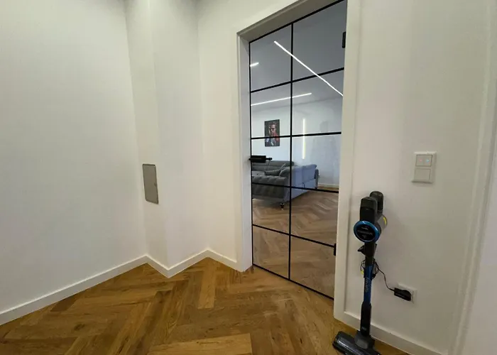 Penthouse Mit Grosser Terrasse Parkplatz Und Wlan In Exklusiver Lage Am Hellweg *