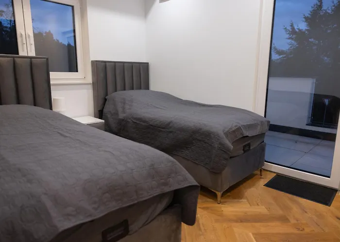 Appartement Penthouse Mit Grosser Terrasse Parkplatz Und Wlan In Exklusiver Lage Am Hellweg