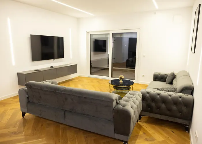 Penthouse Mit Grosser Terrasse Parkplatz Und Wlan In Exklusiver Lage Am Hellweg *