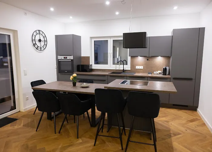 Appartement Penthouse Mit Grosser Terrasse Parkplatz Und Wlan In Exklusiver Lage Am Hellweg *