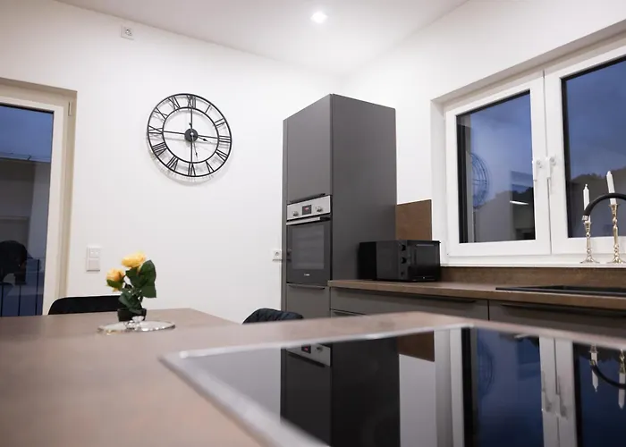 Penthouse Mit Grosser Terrasse Parkplatz Und Wlan In Exklusiver Lage Am Hellweg Appartement *