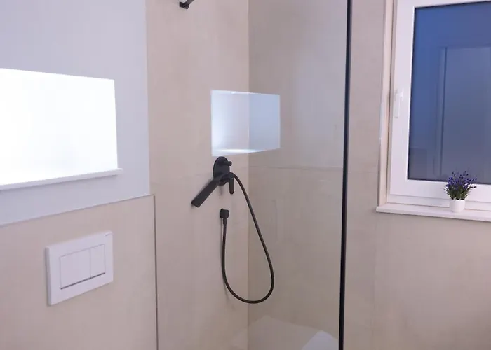 Appartement Penthouse Mit Grosser Terrasse Parkplatz Und Wlan In Exklusiver Lage Am Hellweg *