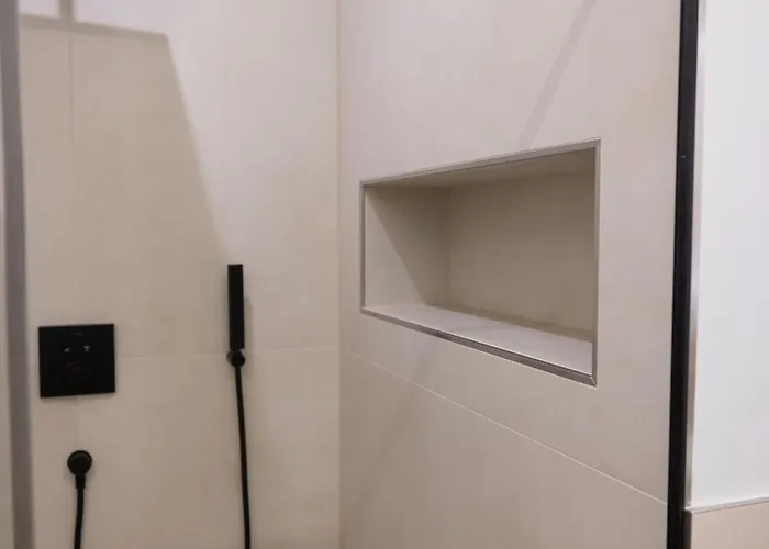 Appartement Penthouse Mit Grosser Terrasse Parkplatz Und Wlan In Exklusiver Lage Am Hellweg *