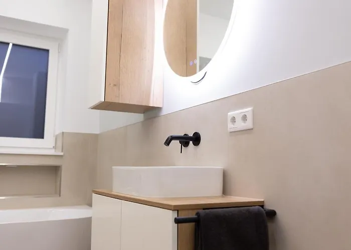 Penthouse Mit Grosser Terrasse Parkplatz Und Wlan In Exklusiver Lage Am Hellweg *