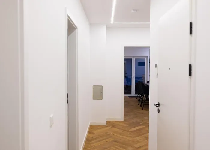 Penthouse Mit Grosser Terrasse Parkplatz Und Wlan In Exklusiver Lage Am Hellweg Appartement