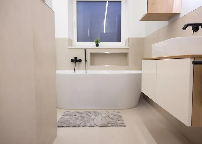 Appartement Penthouse Mit Grosser Terrasse Parkplatz Und Wlan In Exklusiver Lage Am Hellweg