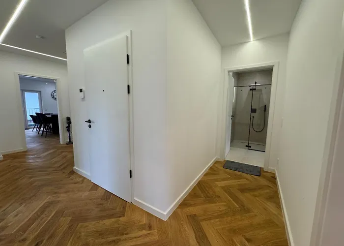 Penthouse Mit Grosser Terrasse Parkplatz Und Wlan In Exklusiver Lage Am Hellweg Appartement